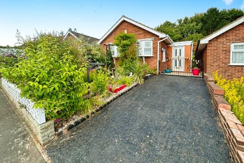 1 bedroom bungalow for sale, Ragees Road, Kingswinford