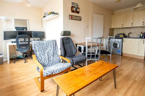 1 bedroom apartment for sale, High Street North, Bedfordshire LU6