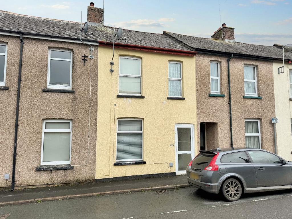 Park Row, Okehampton 2 bed terraced house to rent £725 pcm (£167 pw)
