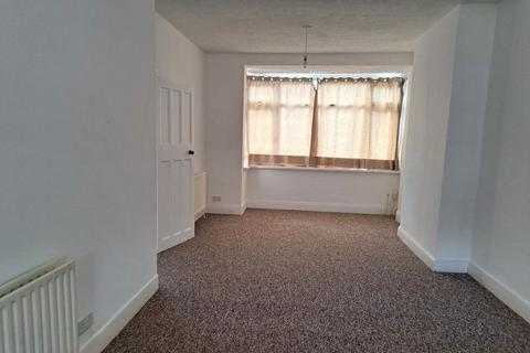 3 bedroom house to rent, Staines Road, Ilford