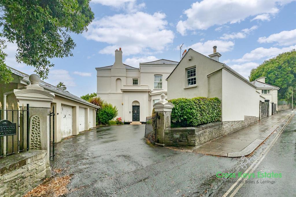 Molesworth Road, Plymouth PL3 2 bed semidetached house for sale £200,000