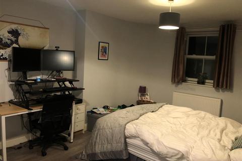 3 bedroom apartment to rent, 324 Brixton Road, London SW9