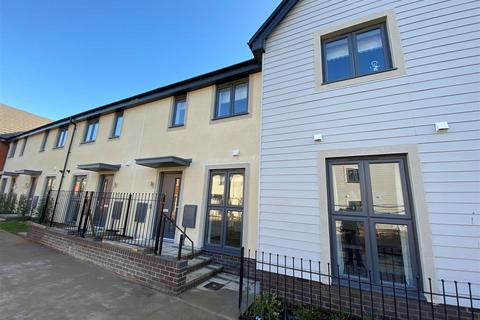 2 bedroom end of terrace house to rent, Bandmaster Court, Newport NP19