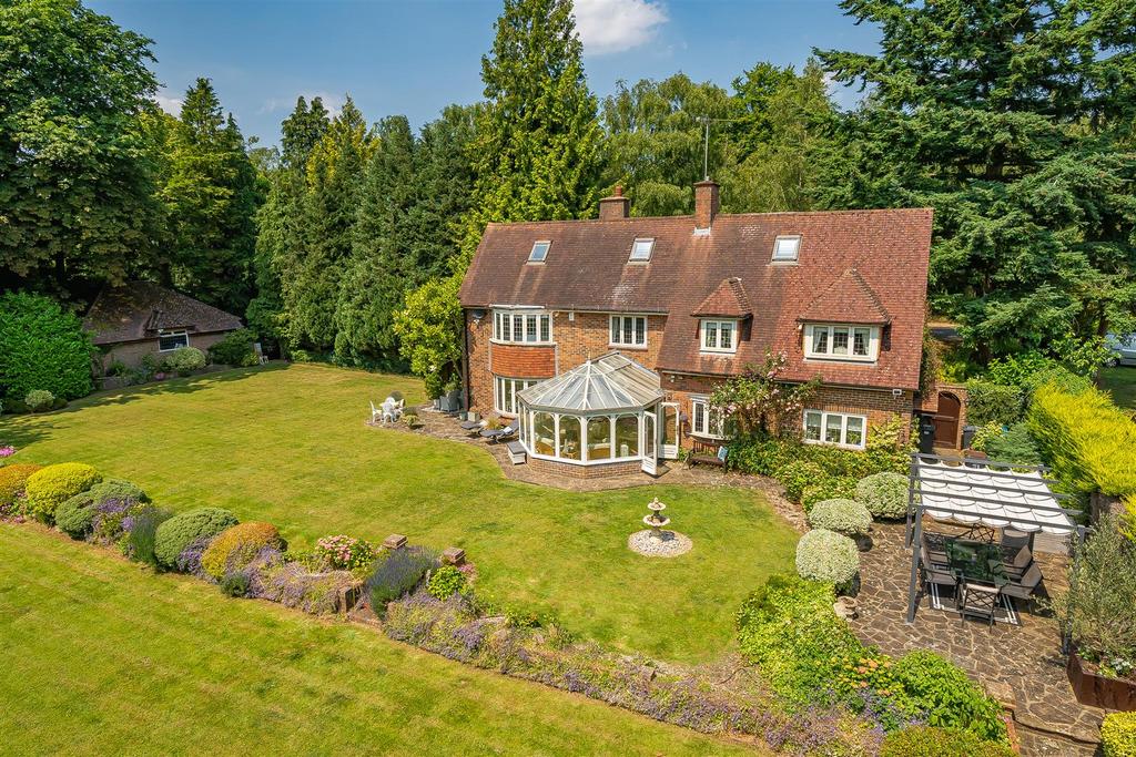b Estate, Purley 3 bed detached house for sale £2,100,000