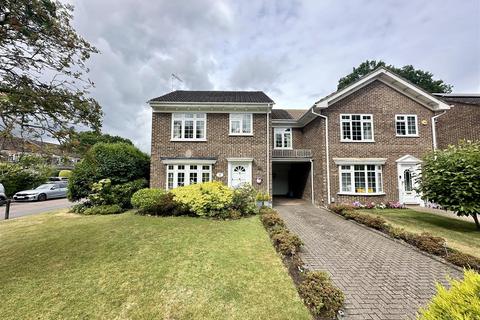 4 bedroom link detached house for sale, Regent Way, Camberley GU16