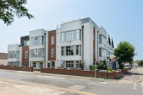 2 bedroom apartment for sale, Fitzroy Road, Whitstable