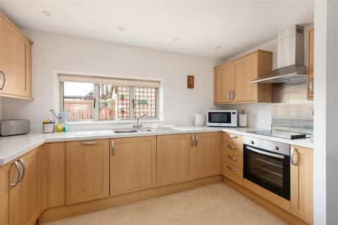 2 bedroom apartment for sale, Fitzroy Road, Whitstable