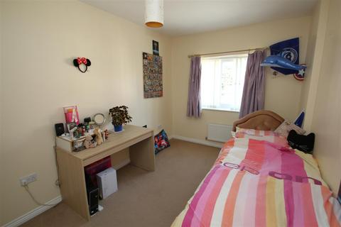 44 Barnard Field, Amesbury, Salisbury, SP4 7FE