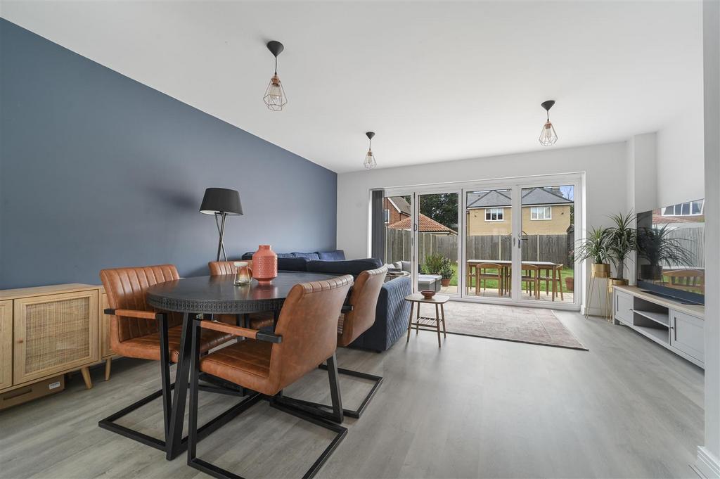 Sitting/Dining Room