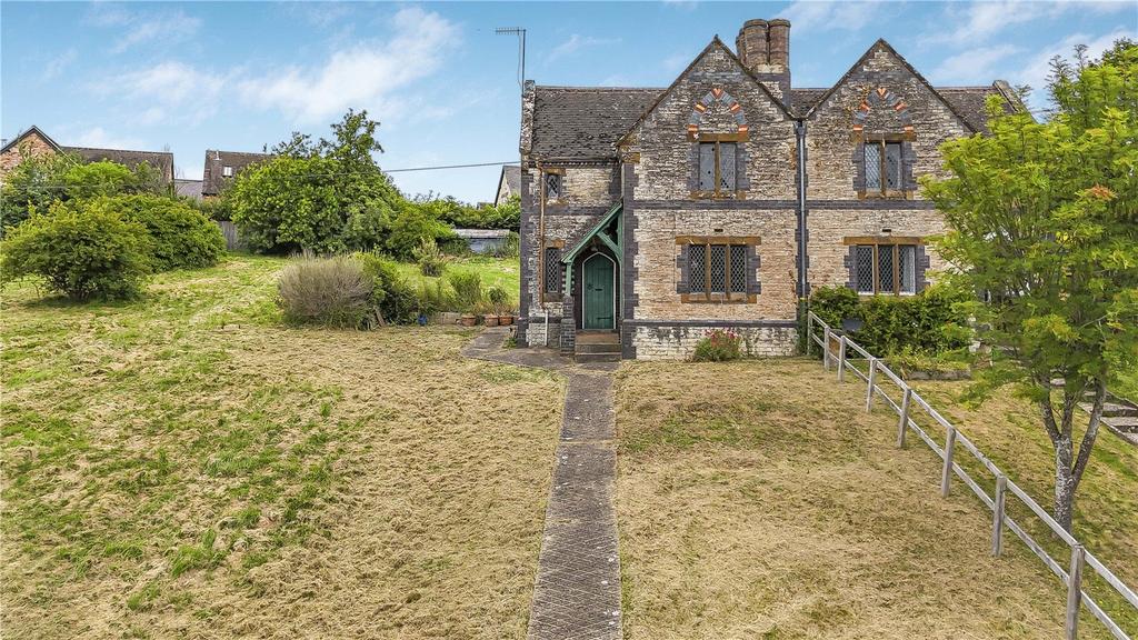 Combrook, Warwickshire 2 bed semidetached house for sale £450,000