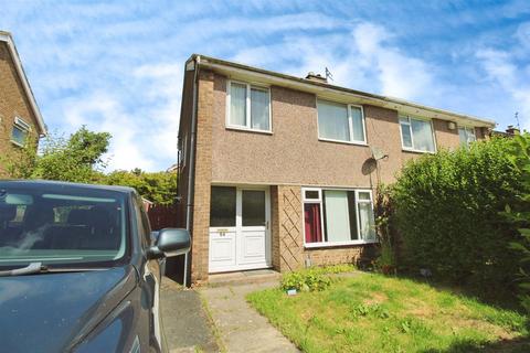 3 bedroom semi-detached house to rent, Pentland Avenue, Bradford BD14