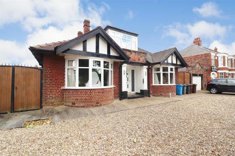 4 bedroom detached bungalow for sale, Anlaby Road, Hull