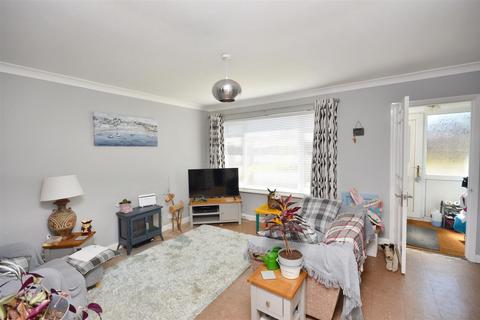 2 Chestnut Close, Eastbourne, BN22 0SZ