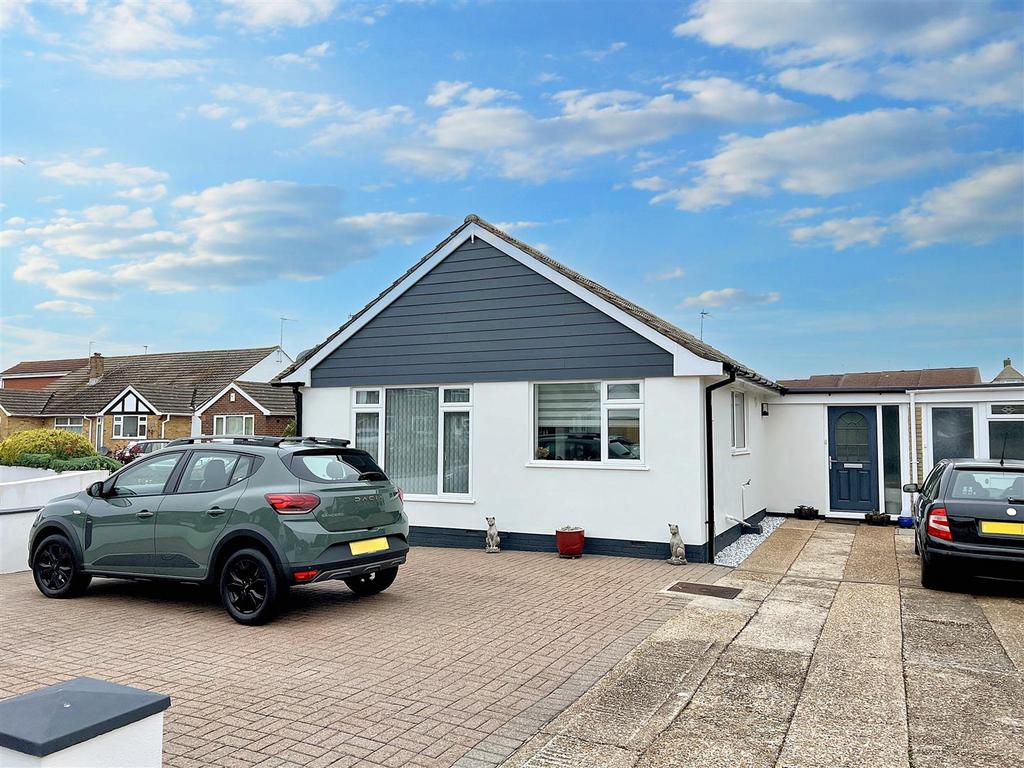 Langney Green, Eastbourne 2 bed detached bungalow for sale £450,000