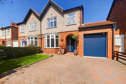 3 bedroom semi-detached house for sale, Holmwood Avenue, Monkseaton