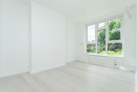 3 bedroom flat to rent, Wenlock Street, Hoxton, London