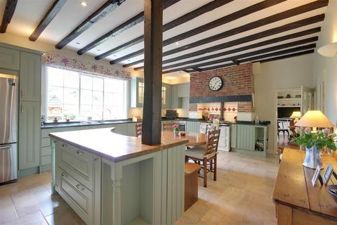 5 bedroom detached house for sale, Old Road, Melton