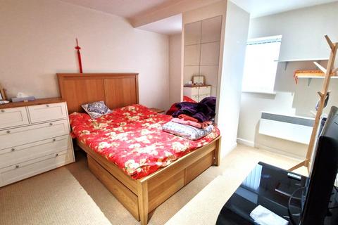 2 bedroom house to rent, Albion Street, Leeds