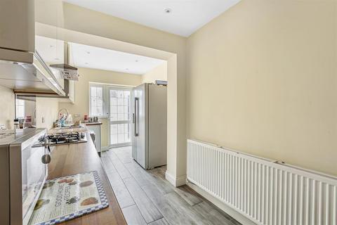 66 Chestnut Close, Hayes, UB3 1JG
