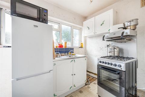 2 bedroom terraced house for sale, Arlington Drive, Carshalton