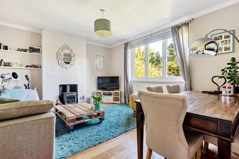 2 bedroom flat to rent, Park Hill, Carshalton