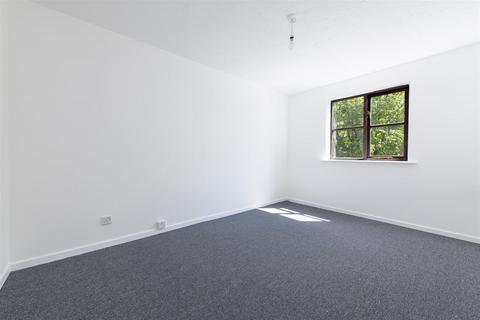 1 bedroom flat for sale, Somerset Gardens, Creighton Road, London