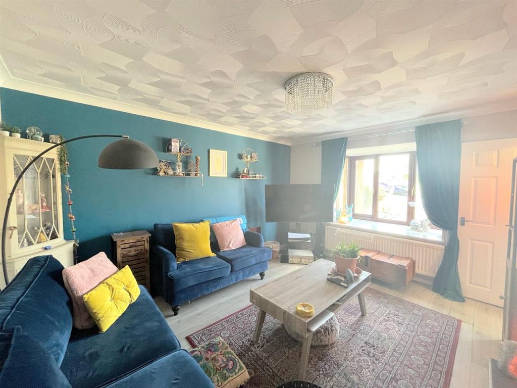 Mackworth Drive, Cimla, Neath 2 bed semidetached bungalow for sale £