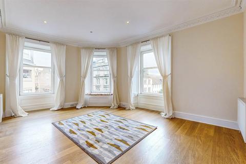 2 bedroom flat for sale, High Street, Perth