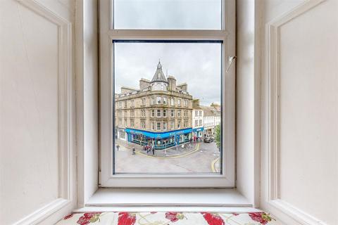 2 bedroom flat for sale, High Street, Perth