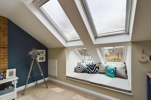 29 Park Crescent, North Shields, NE30 2HR