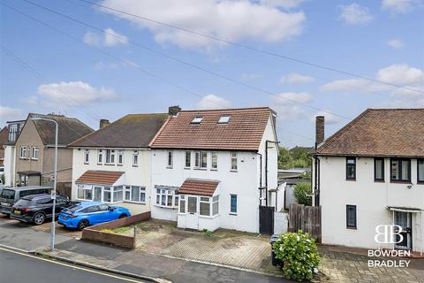 7 bedroom semi-detached house for sale, Oaks Lane, Newbury Park