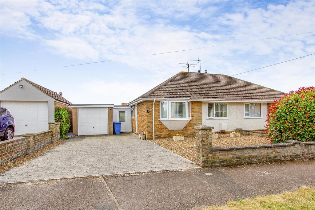 Westover Road, Kettering NN15 2 bed semidetached bungalow for sale £