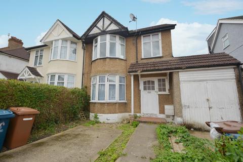 2 bedroom duplex for sale, Westwood Avenue, Harrow, HA2 8NS