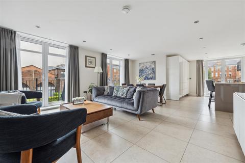 3 bedroom apartment for sale, Marlborough Drive, Bushey