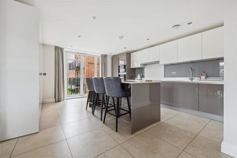 3 bedroom apartment for sale, Marlborough Drive, Bushey