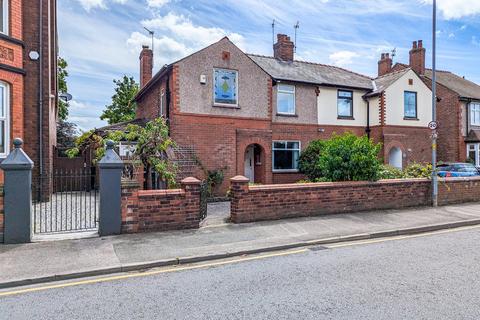 3 bedroom semi-detached house for sale, The Avenue, Leigh