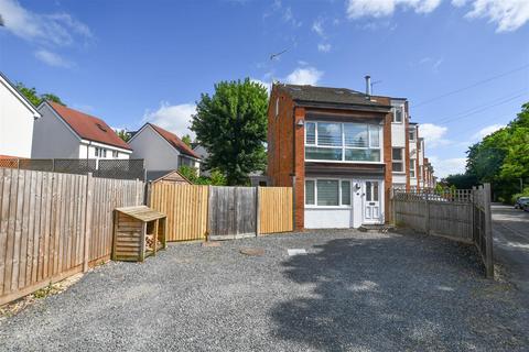 3 bedroom end of terrace house for sale, Colne Gardens, London Colney, St. Albans