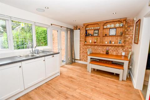 3 bedroom end of terrace house for sale, Colne Gardens, London Colney, St. Albans