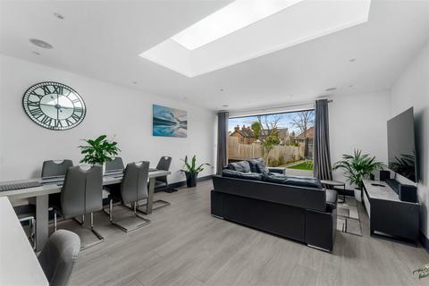 4 bedroom house for sale, Brinkley Road, Worcester Park