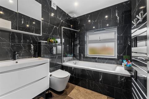 29 Brinkley Road, Worcester Park, KT4 8JE