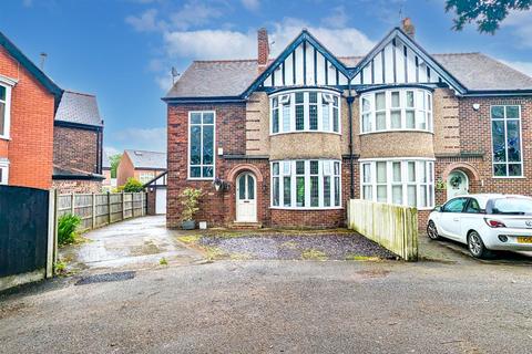 3 bedroom semi-detached house for sale, Beech Crescent, Leigh