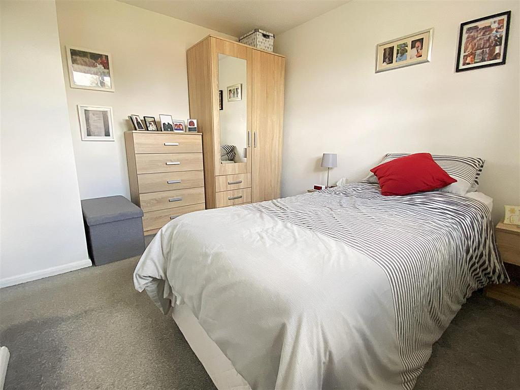 Bed 2 .jpg