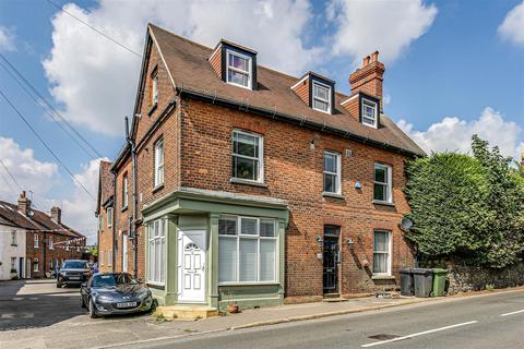 3 bedroom flat for sale, High Street, Westerham TN16