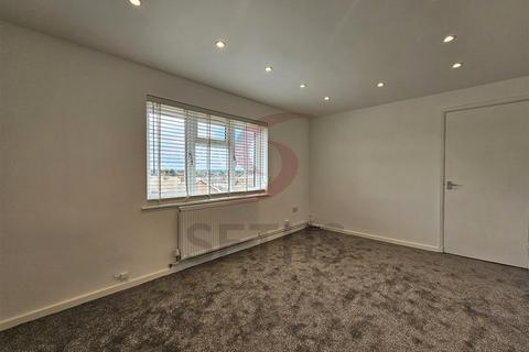 1 bedroom apartment to rent, St. Austell Road, Leicester LE5