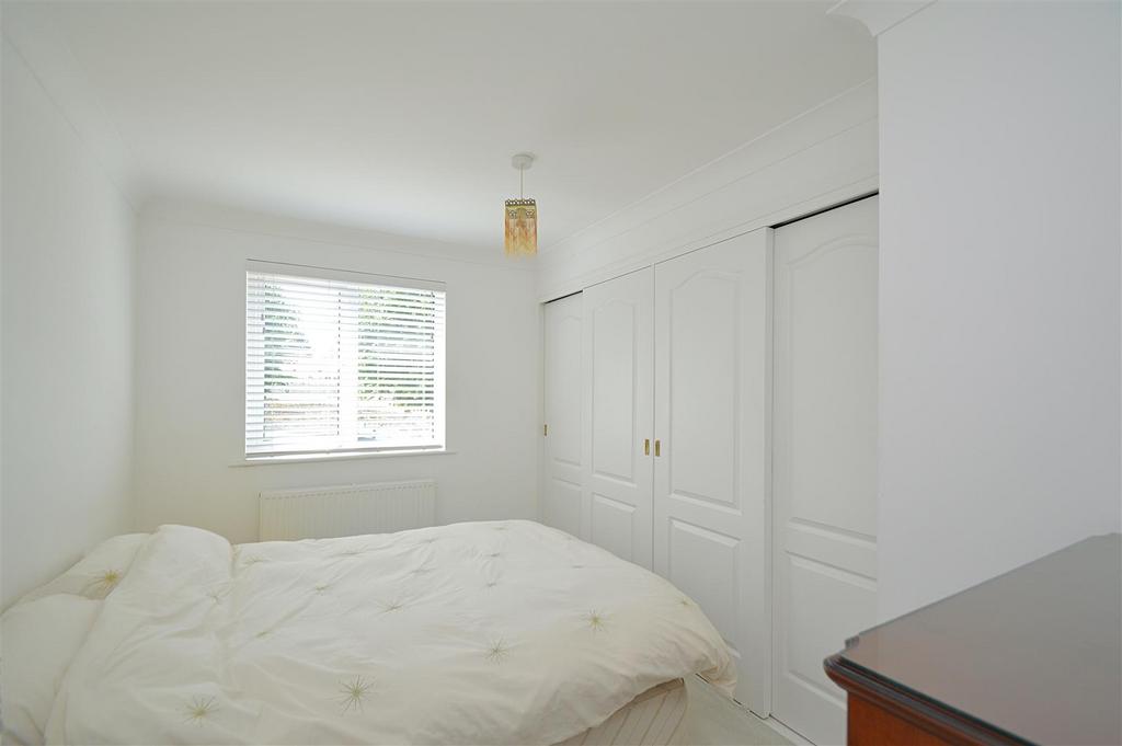 Bed2.jpg