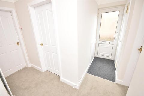2 bedroom apartment to rent, Castle Mount, Heswall