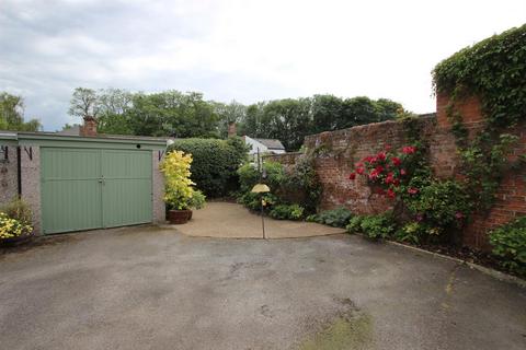 3 bedroom terraced house to rent, Hurworth Road, Hurworth