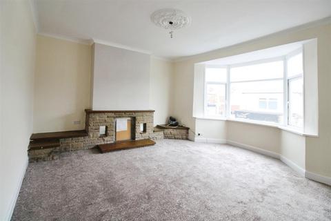 3 bedroom flat to rent, Westoe Road, South Shields