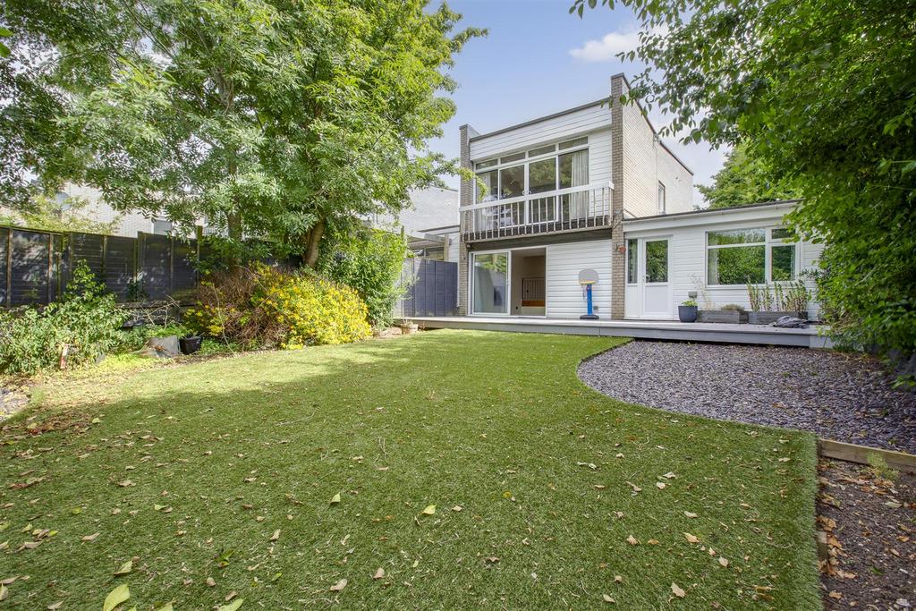 21 Pheasant Drive, HP13 5 JH-12.jpg