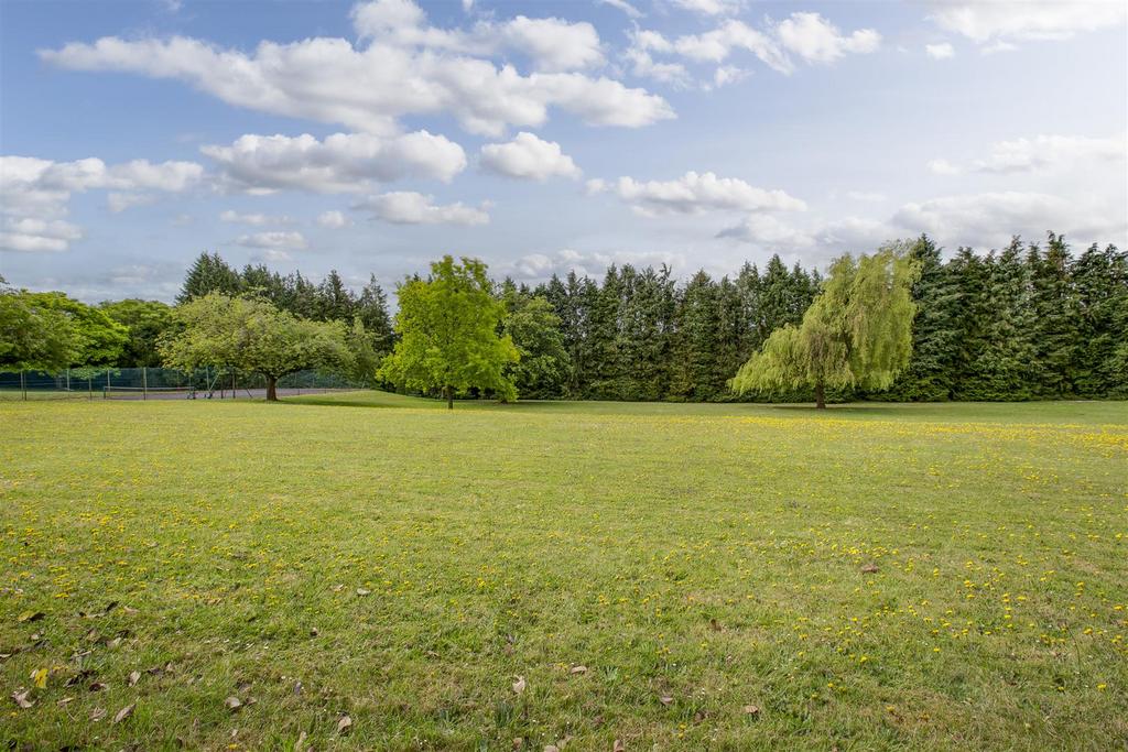 21 Pheasant Drive, HP13 5 JH-13.jpg